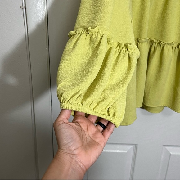 MARC NEW YORK Yellow-green Bubble Sleeve Tiered Split neckline Top | size large - Picture 2 of 7